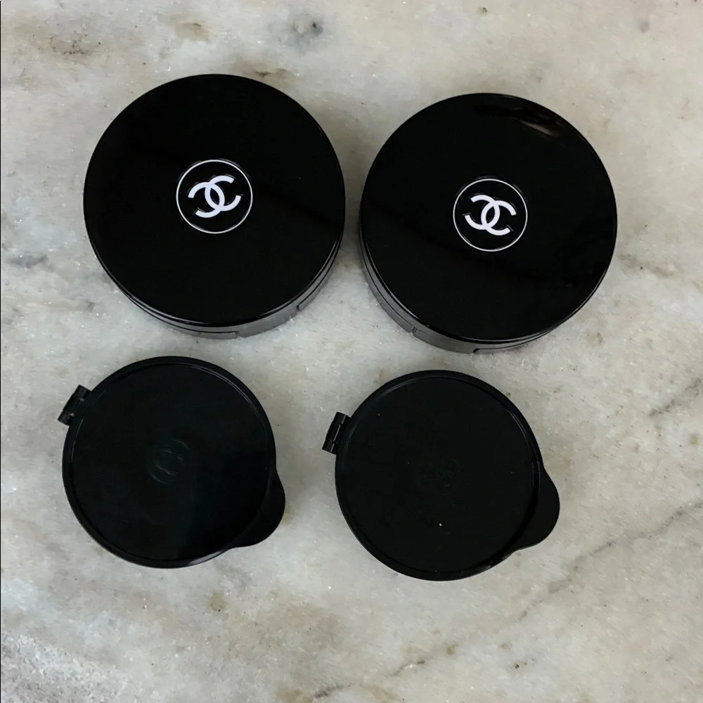 2 empty Chanel refillable compacts - Picture 10 of 16